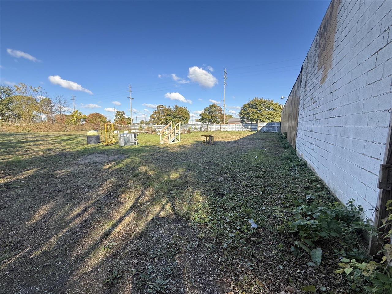 main property photo 16