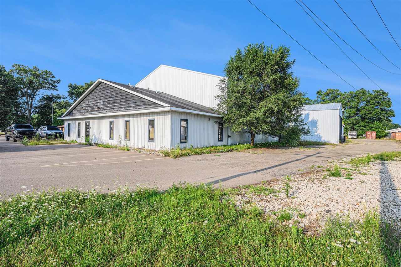 main property photo 32