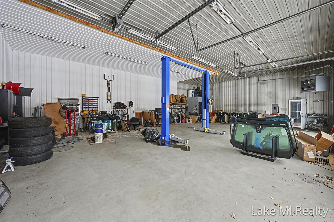 main property photo 17