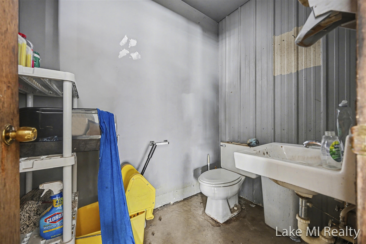 main property photo 18