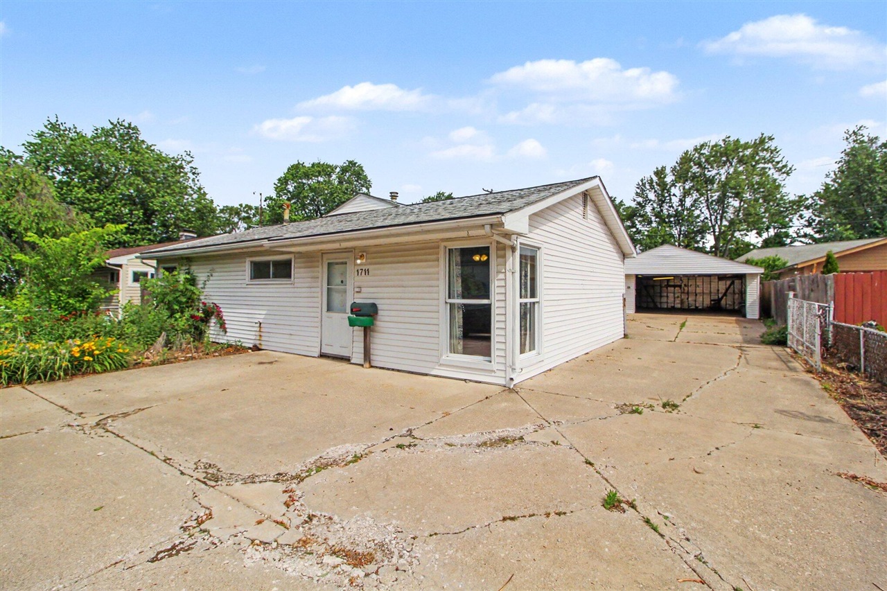 main property photo 26