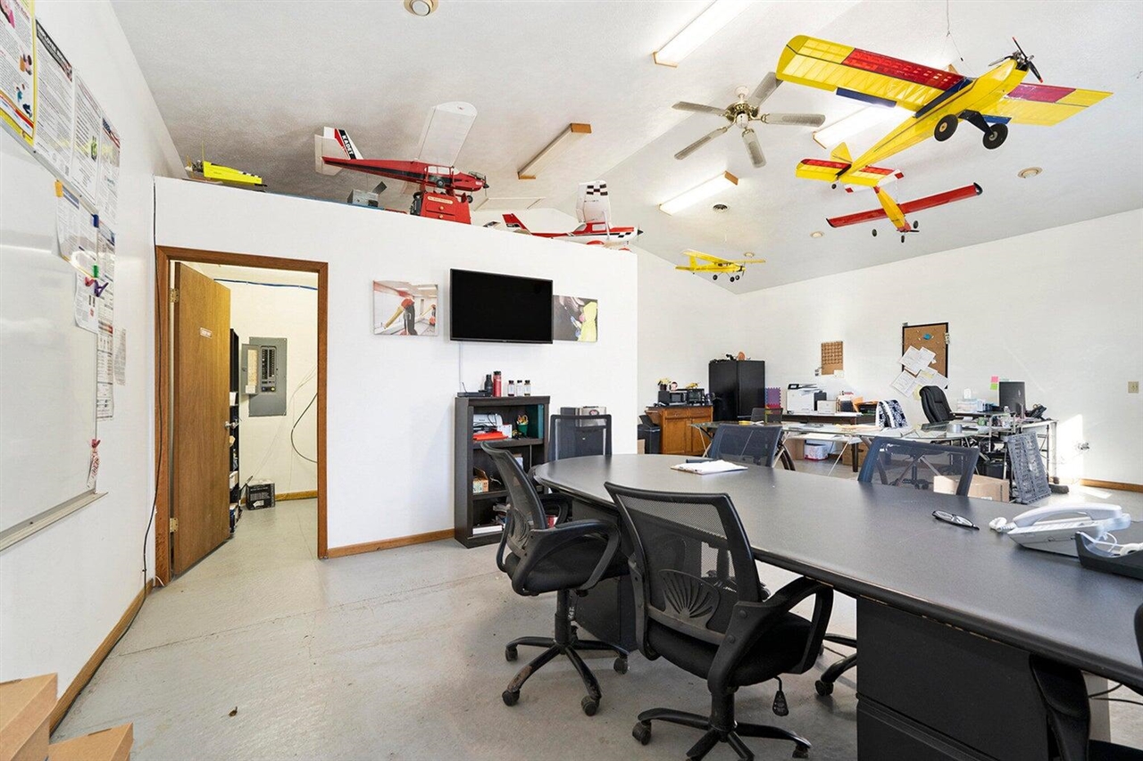 main property photo 19