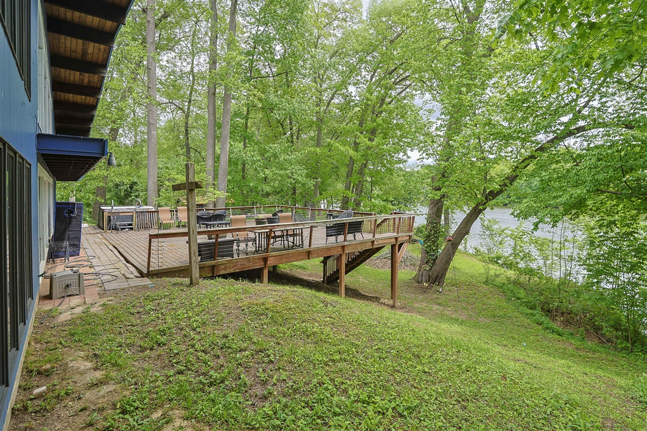 main property photo 25