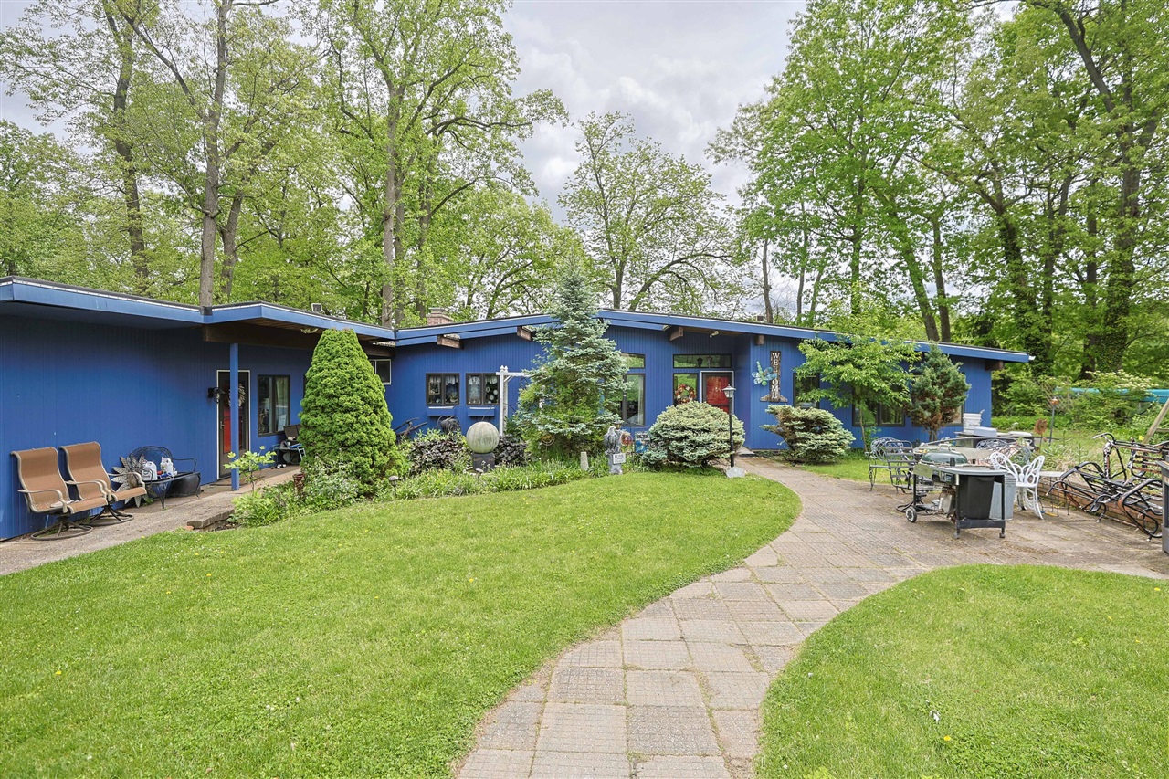 main property photo 3