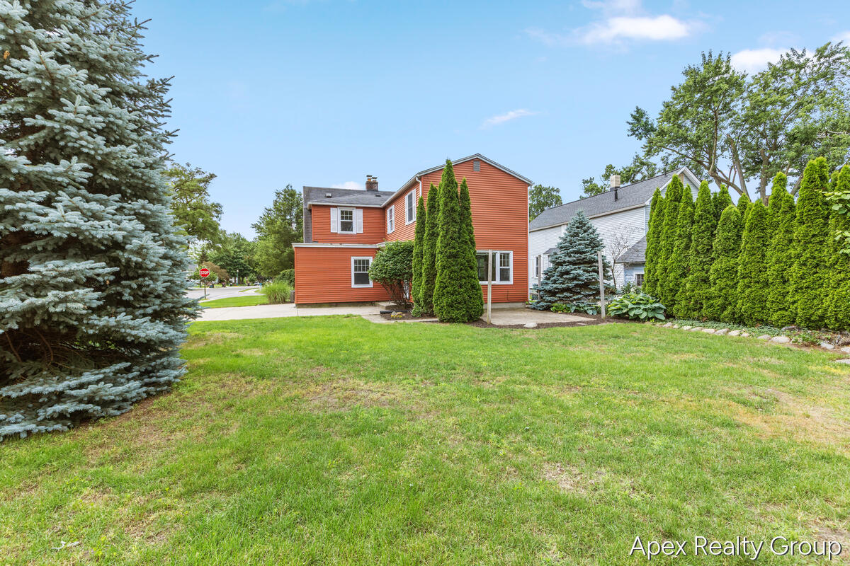 main property photo 25
