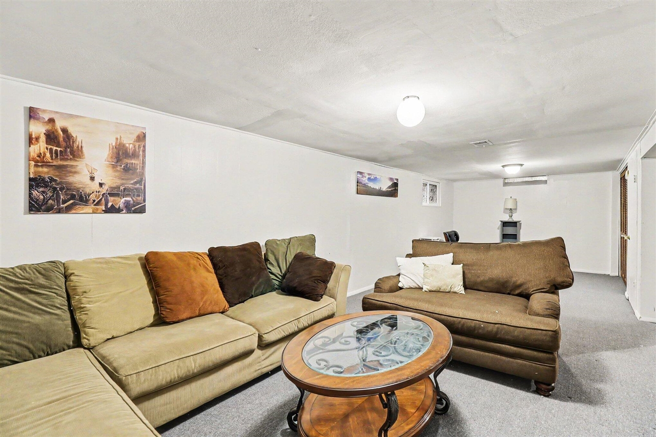 property viewer photo 25