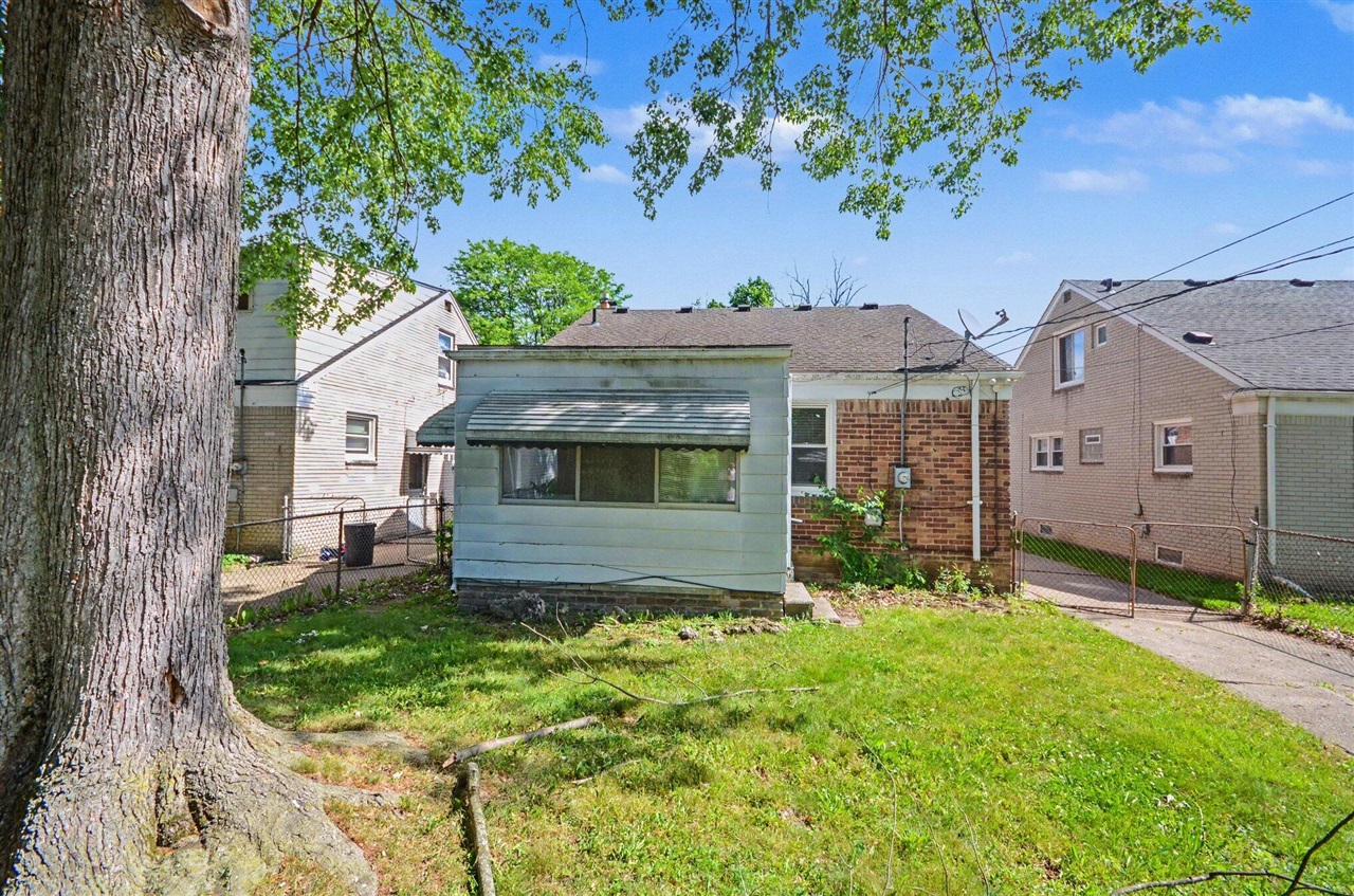 main property photo 22