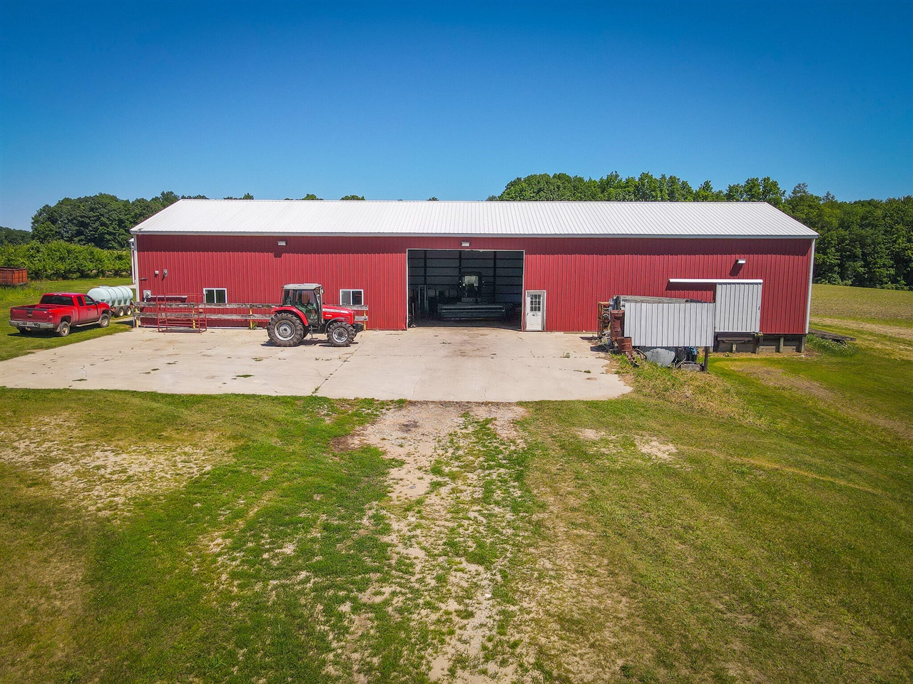 main property photo 37