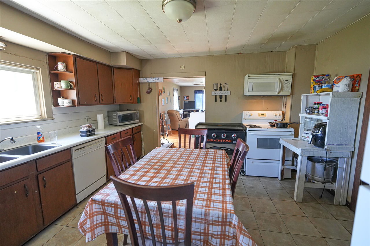 main property photo 65