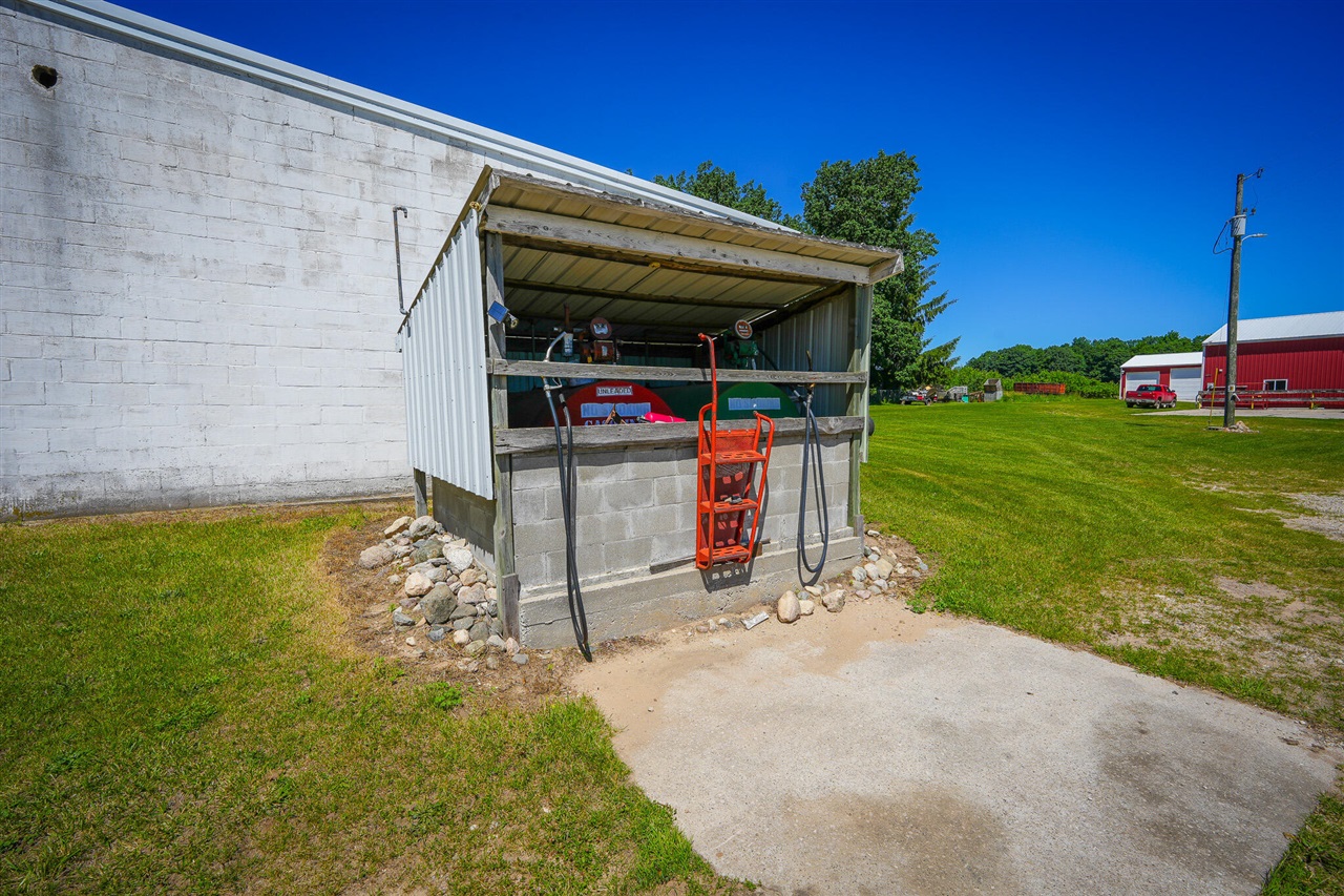main property photo 79