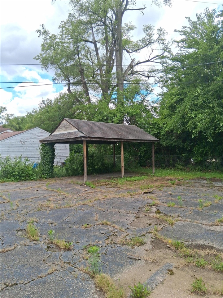 main property photo 36