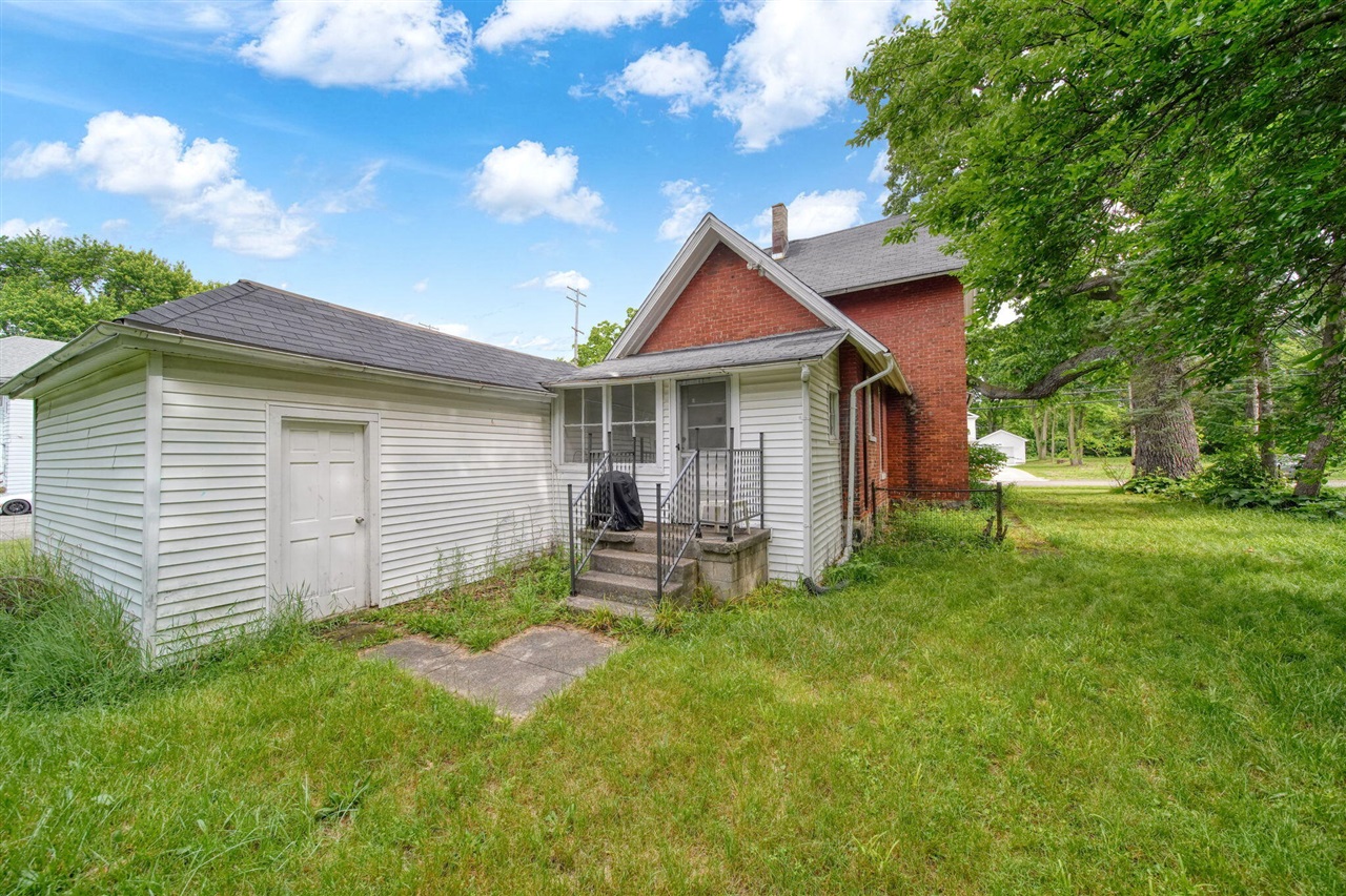 main property photo 32