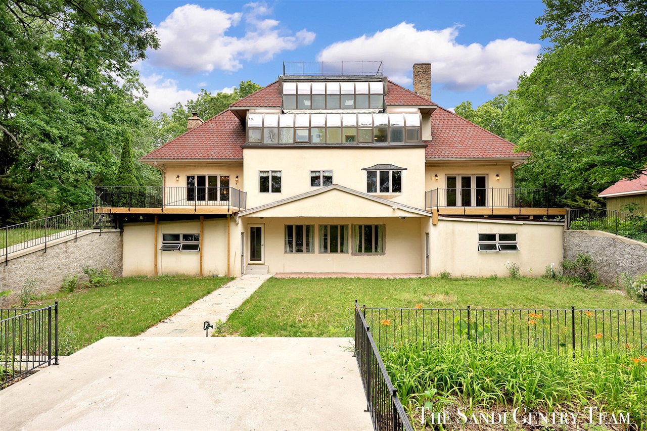 main property photo 79