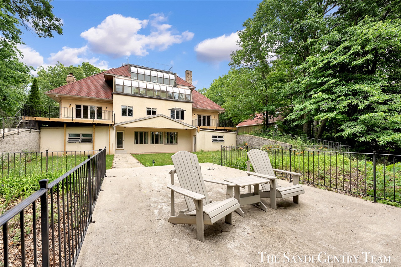 main property photo 80