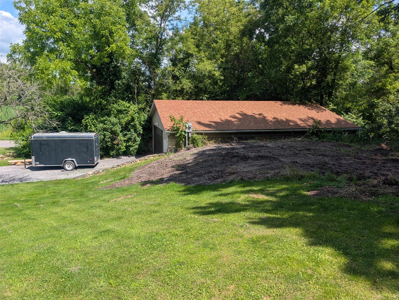 main property photo 37