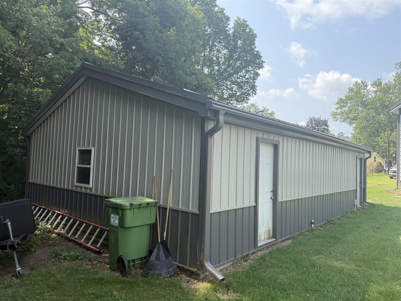main property photo 28