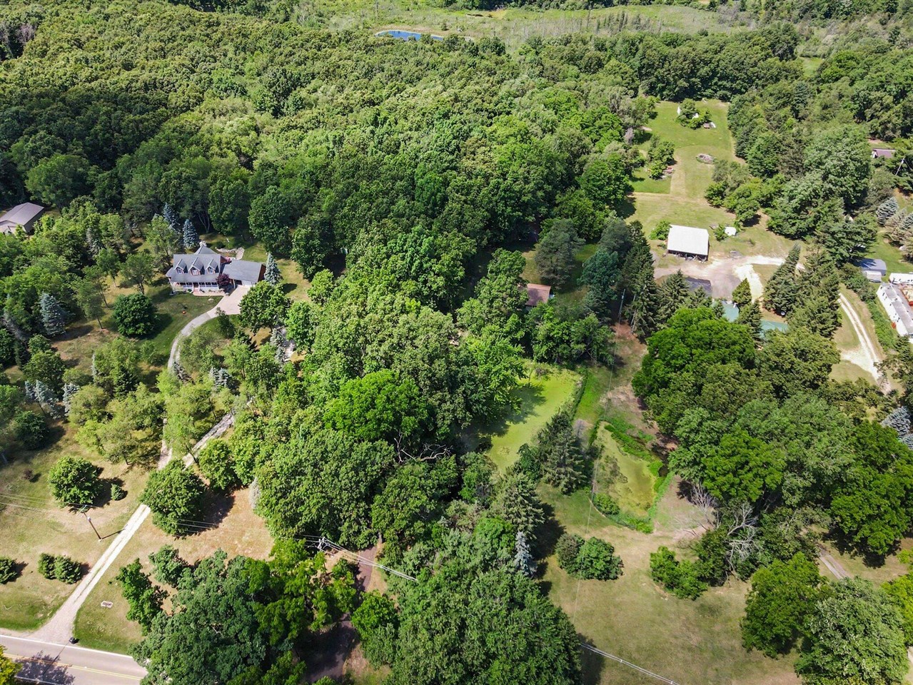 main property photo 14