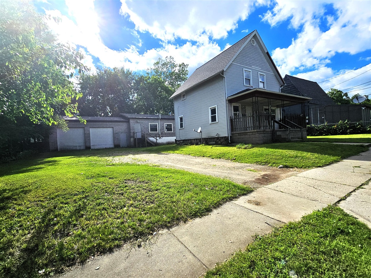 main property photo 32