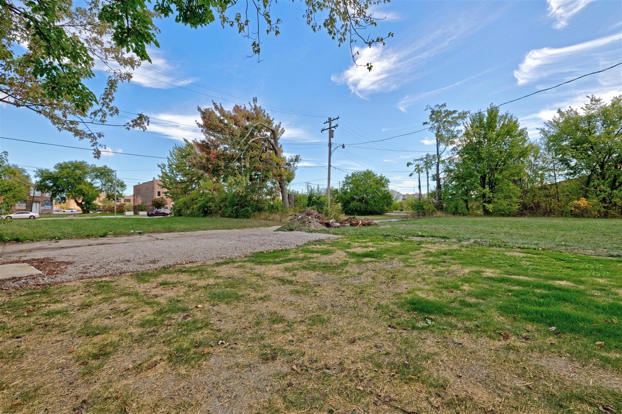 main property photo 45