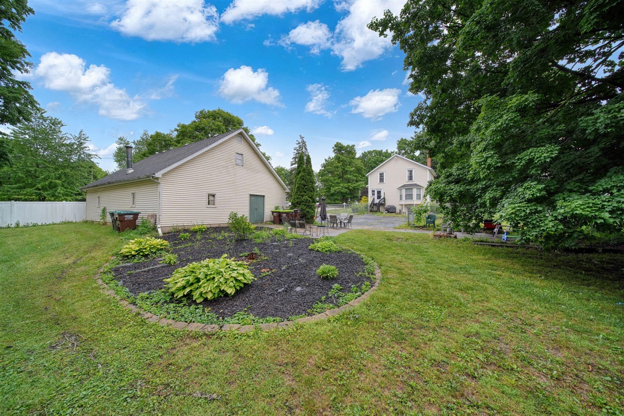main property photo 59