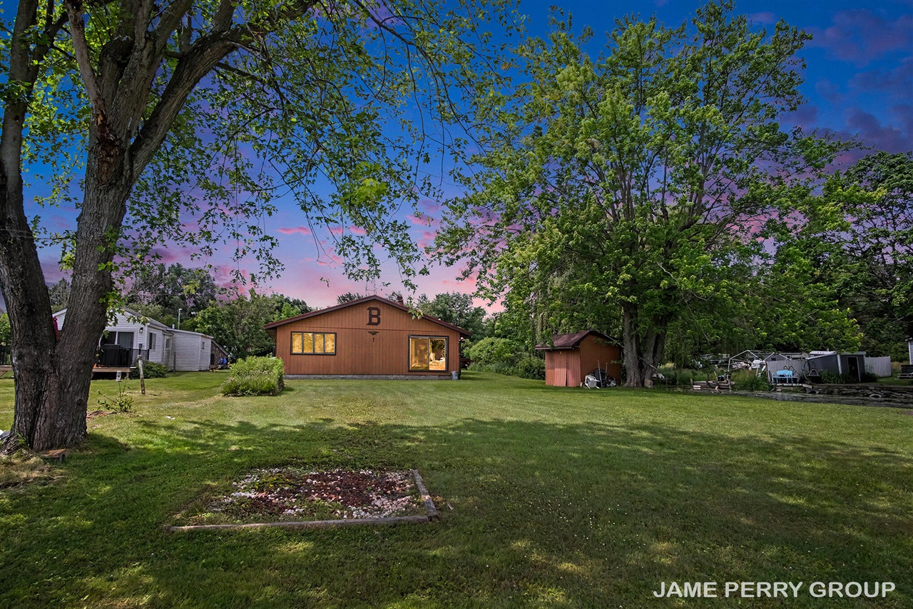 main property photo 16
