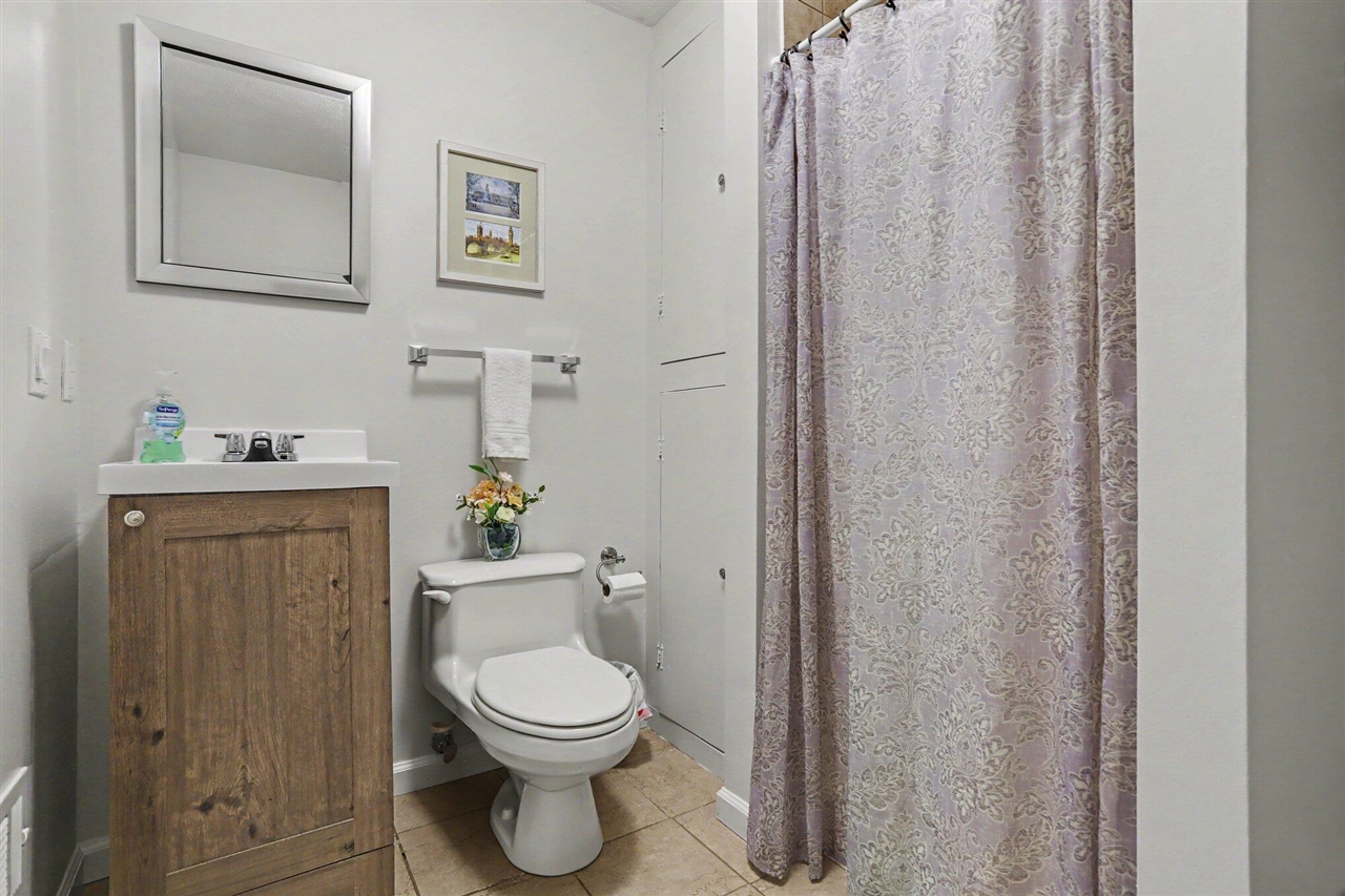 property viewer photo 19