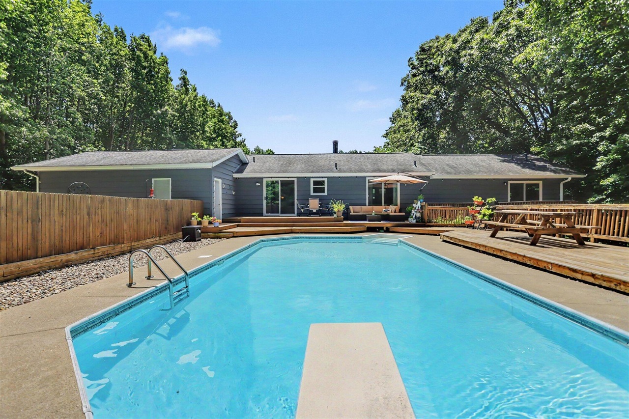 property viewer photo 25