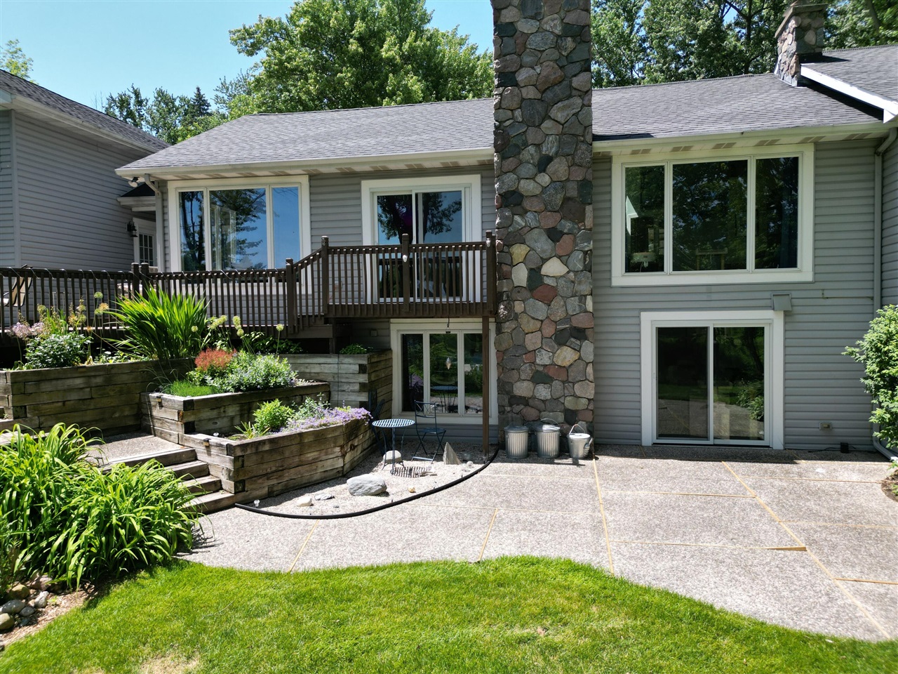 main property photo 74