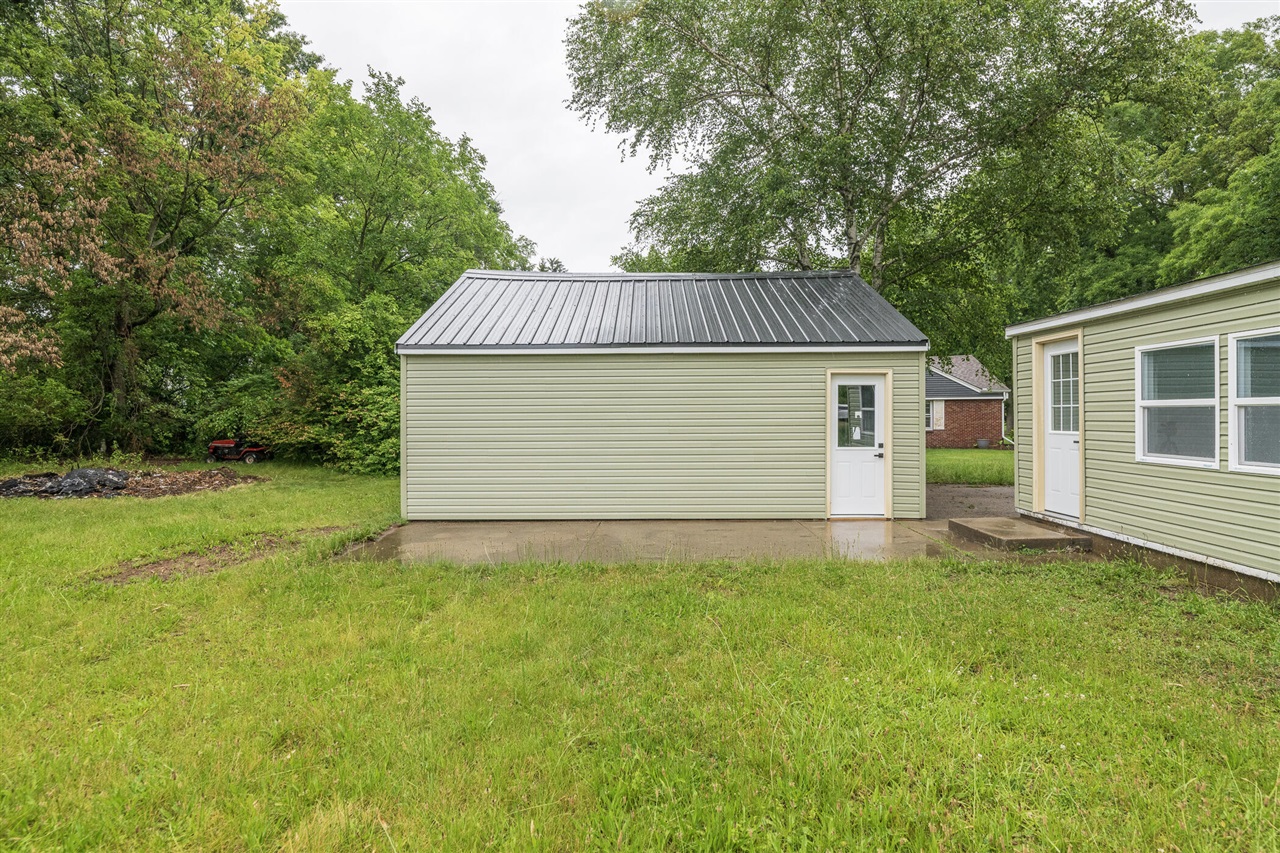 main property photo 40