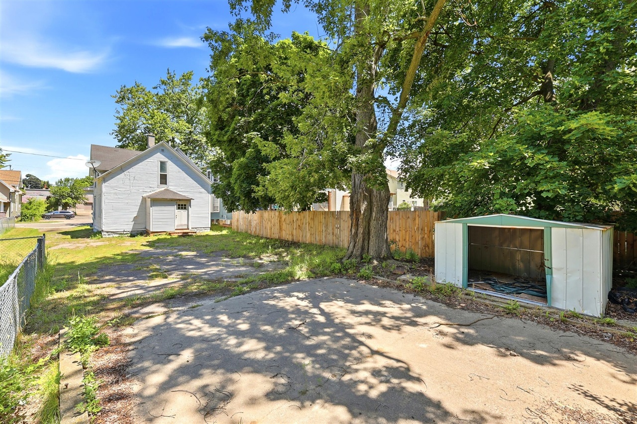 main property photo 21