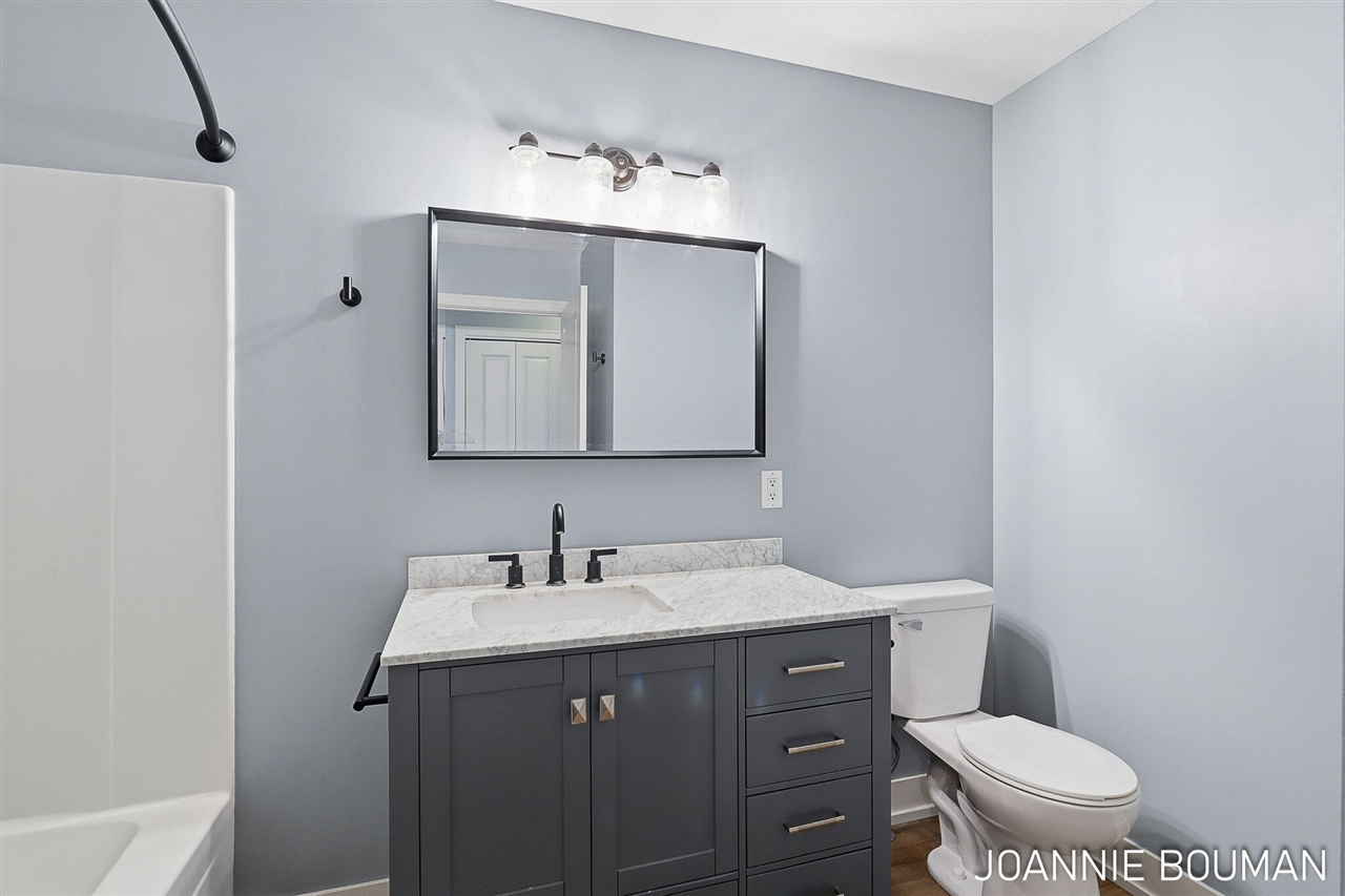 property viewer photo 16