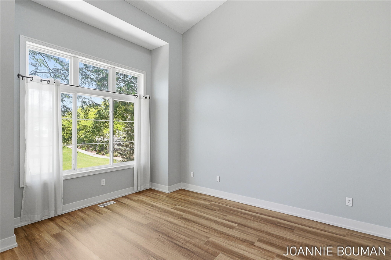 property viewer photo 6