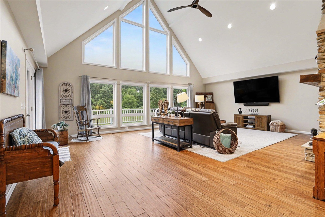 property viewer photo 5
