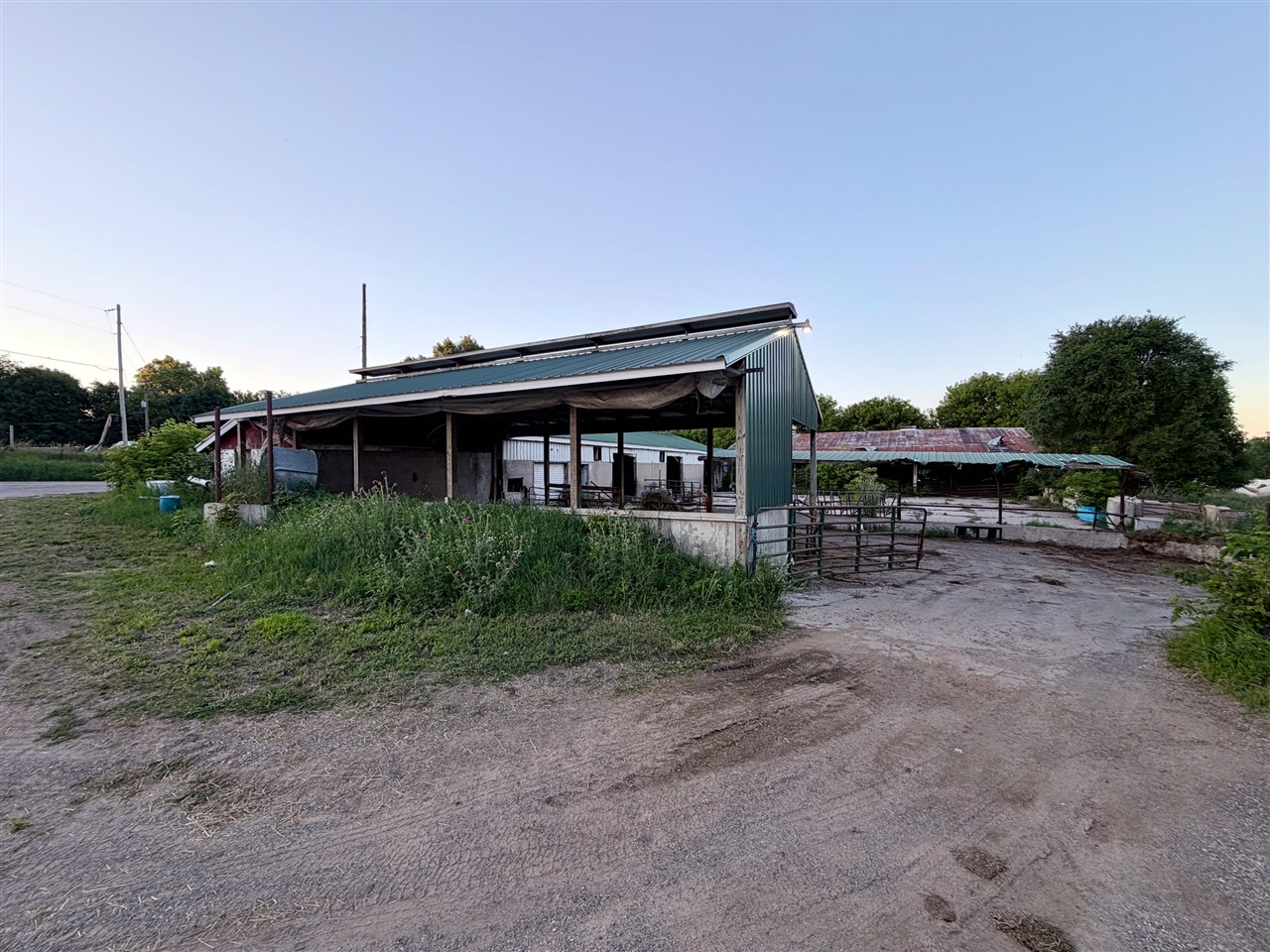 main property photo 35