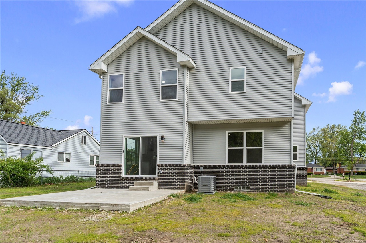 main property photo 8