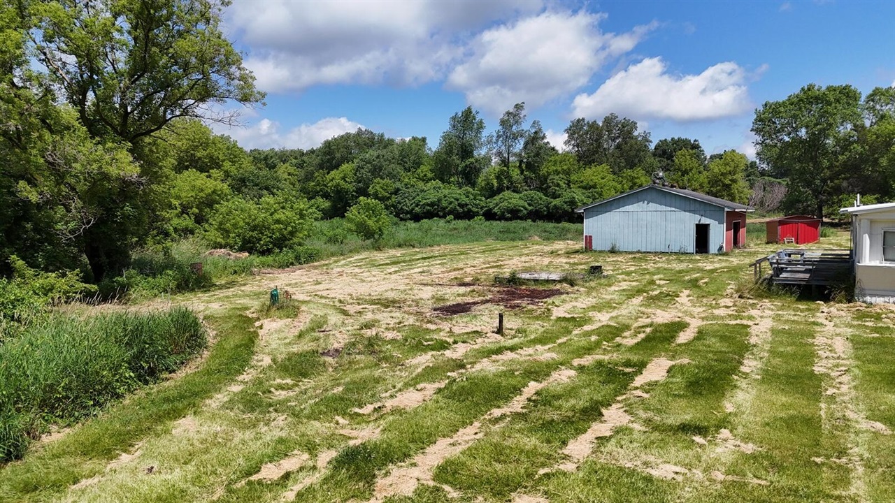 main property photo 28