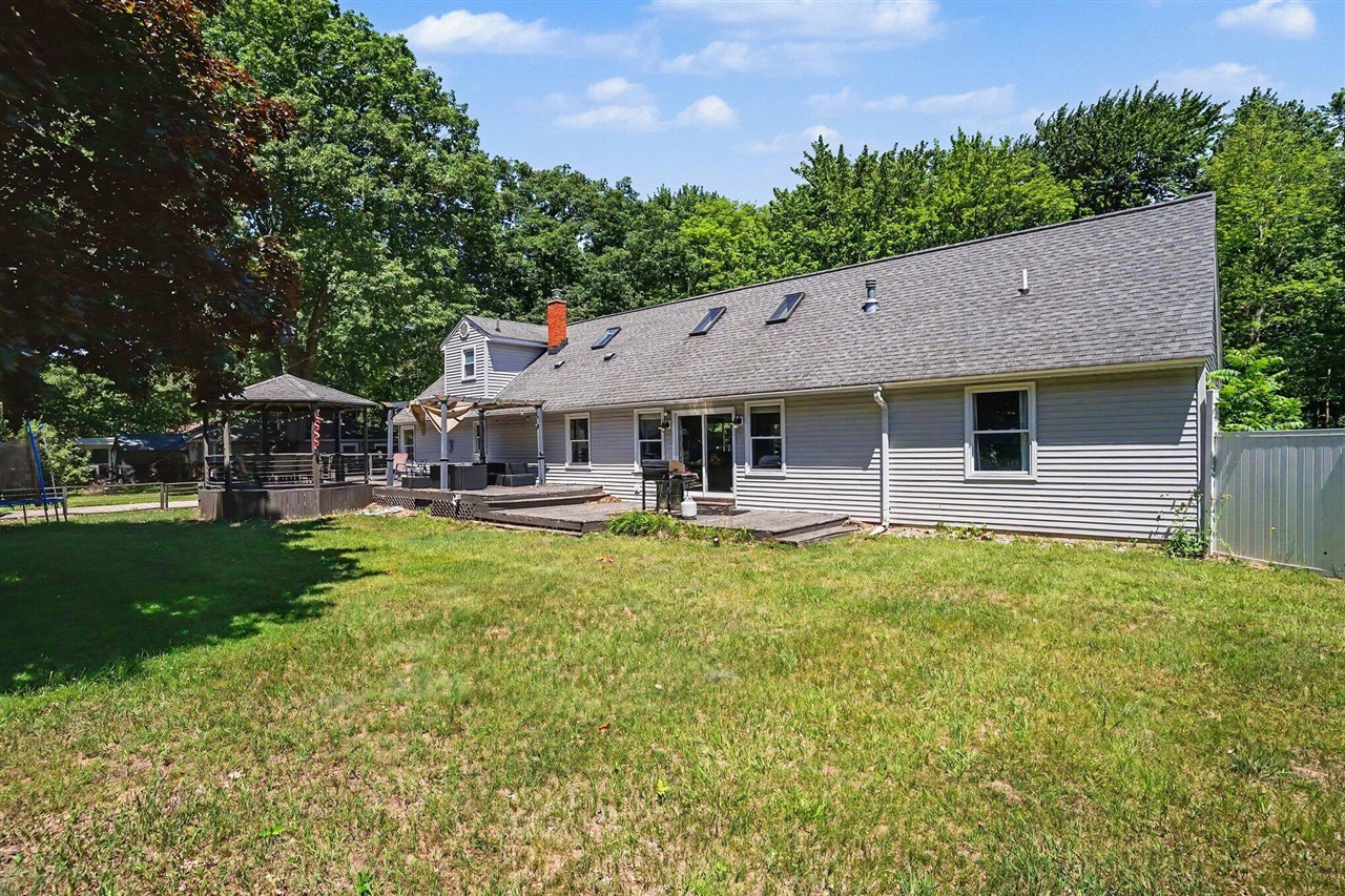 main property photo 30
