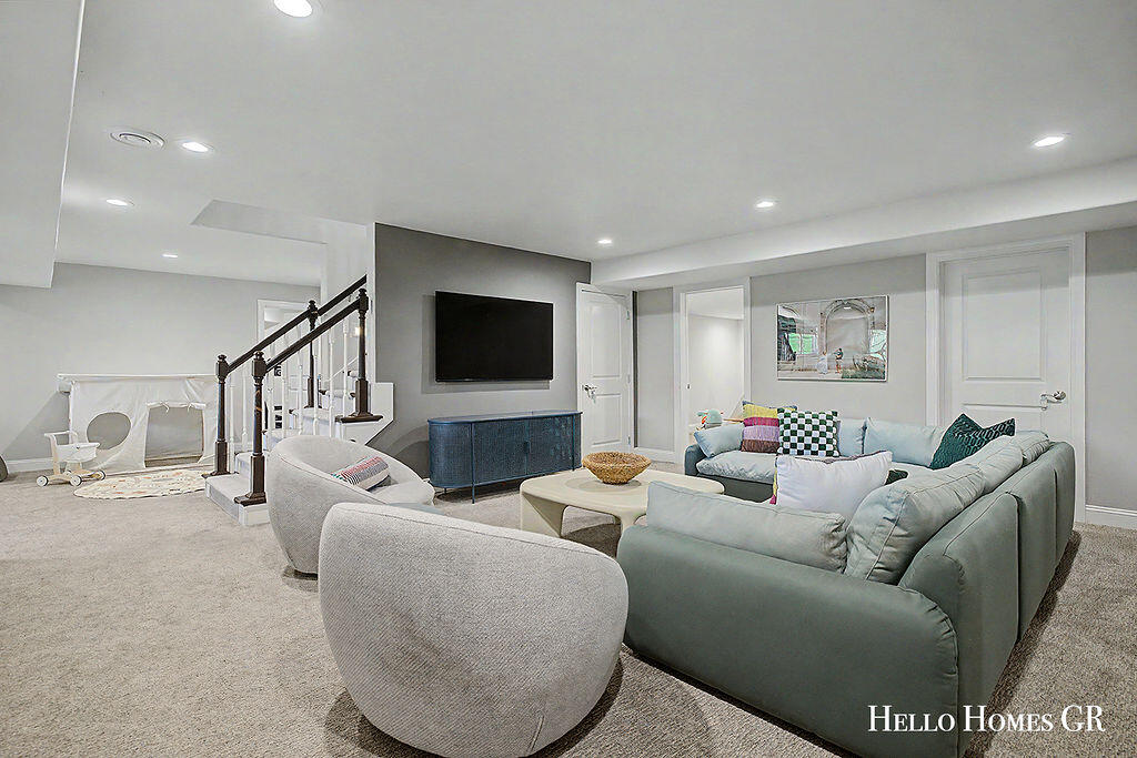 main property photo 70