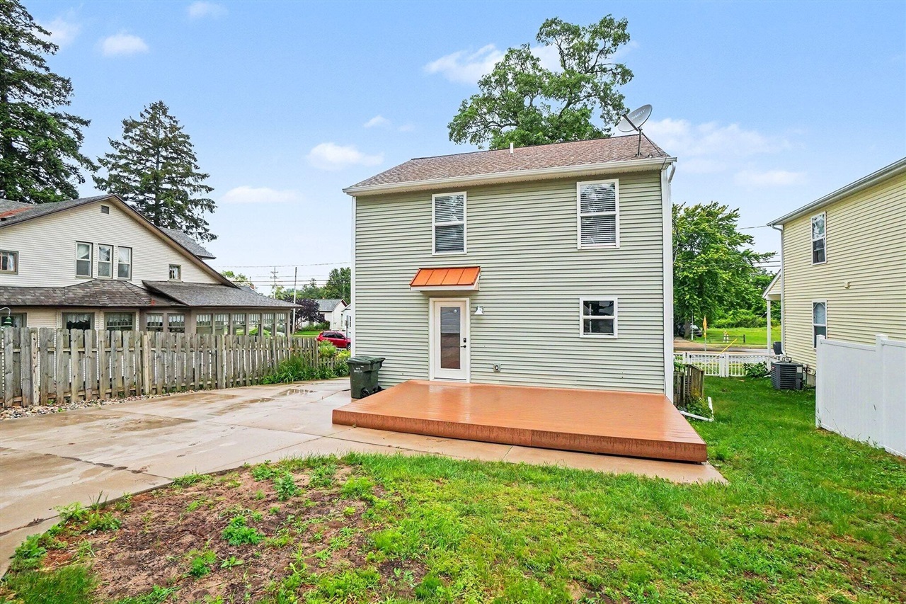 main property photo 45