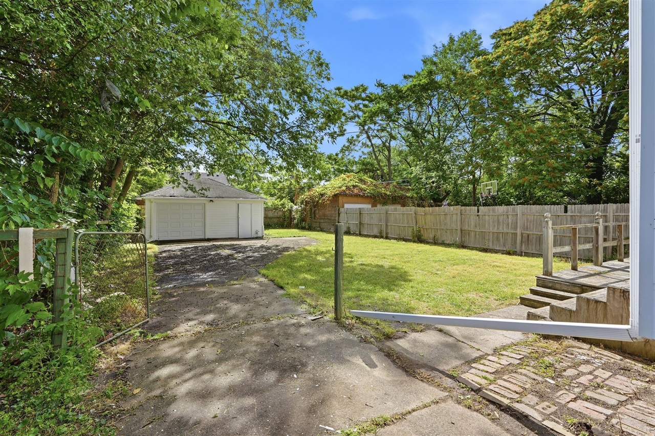main property photo 36