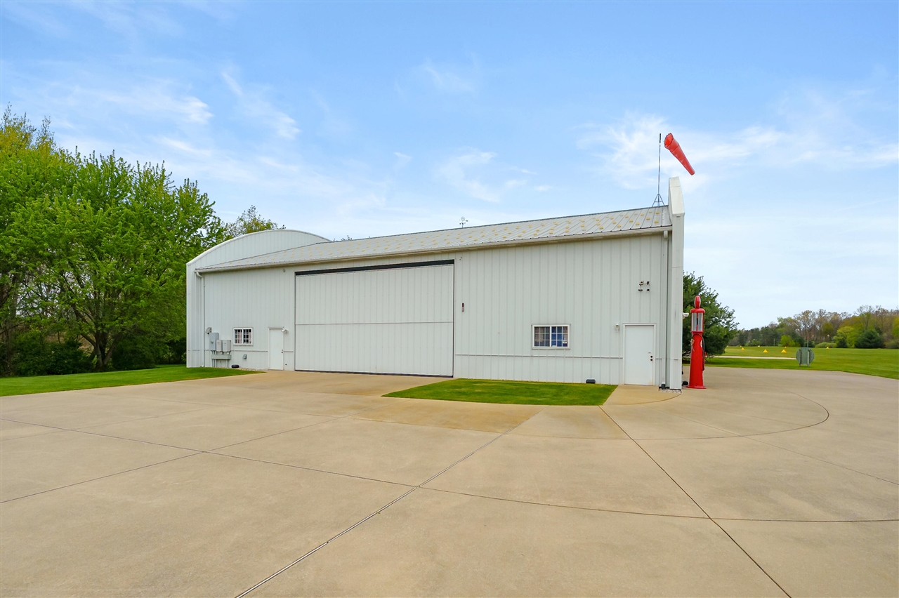 main property photo 50