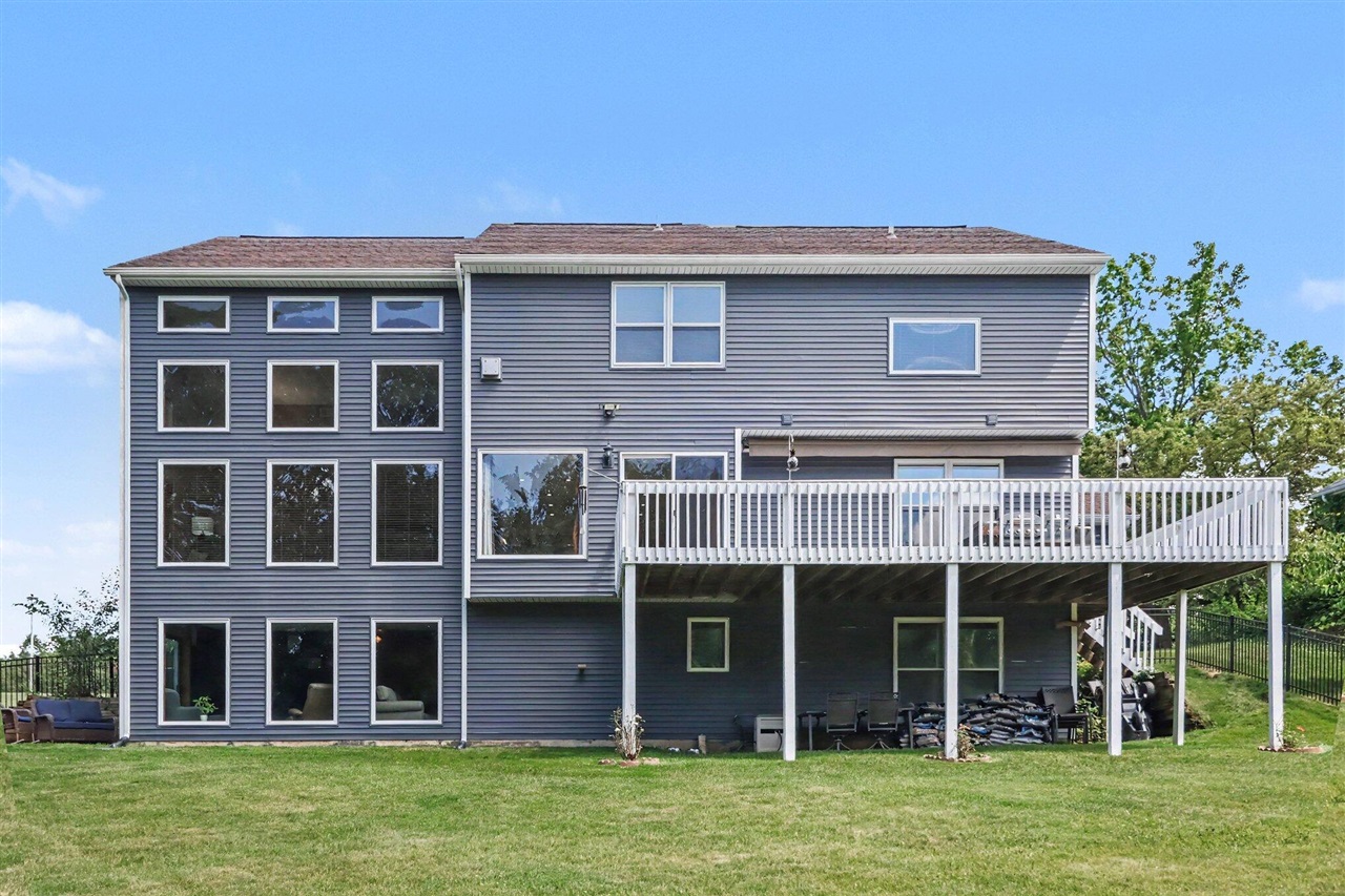 main property photo 30