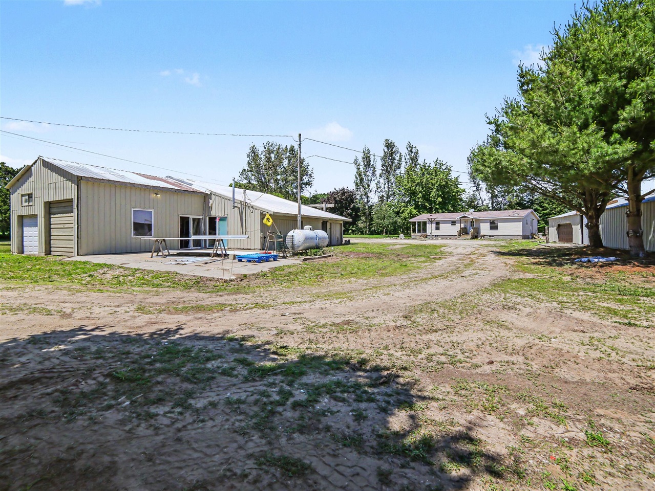 main property photo 18