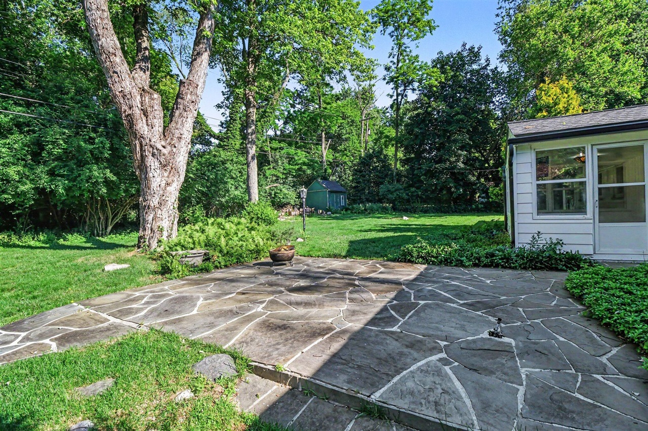 main property photo 23