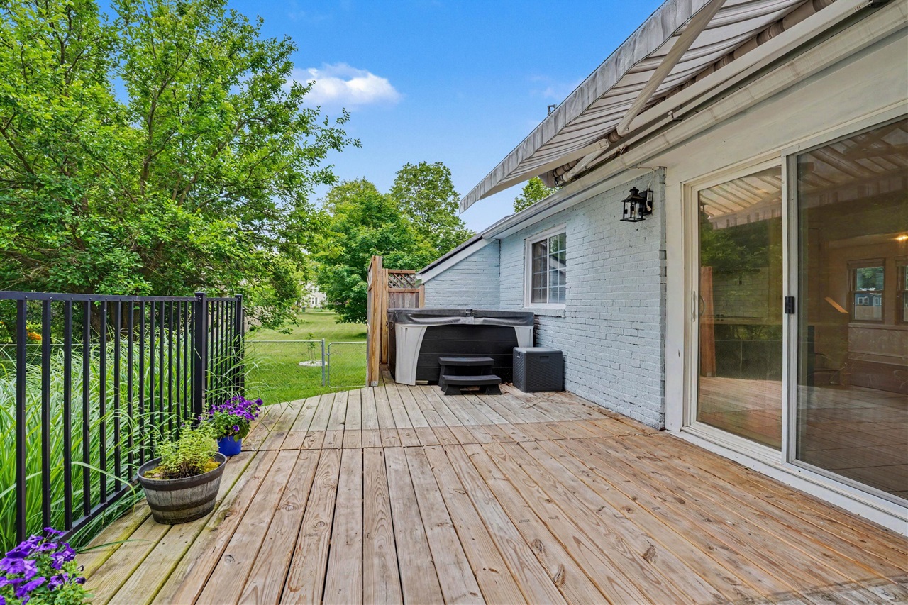 main property photo 23