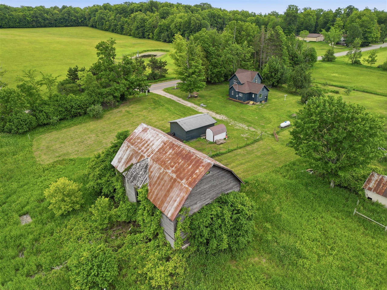 main property photo 35