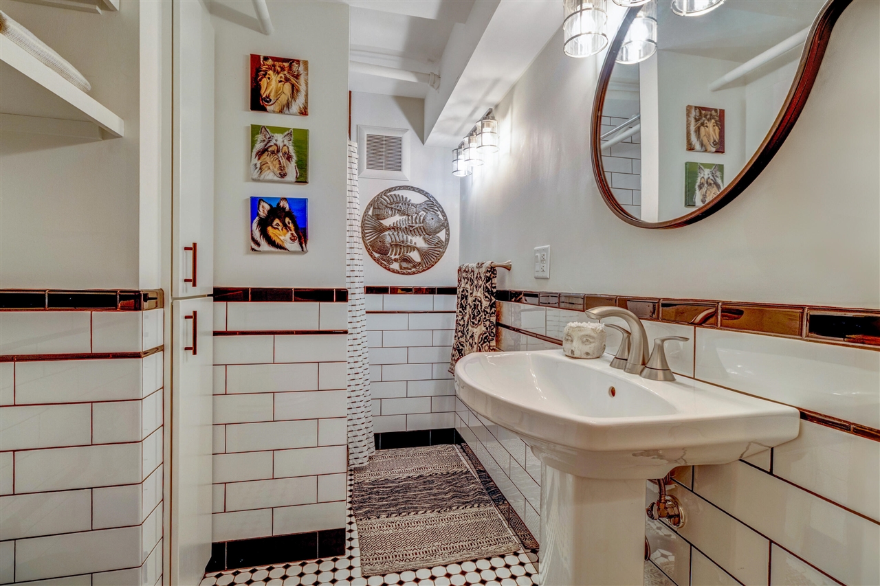 main property photo 70