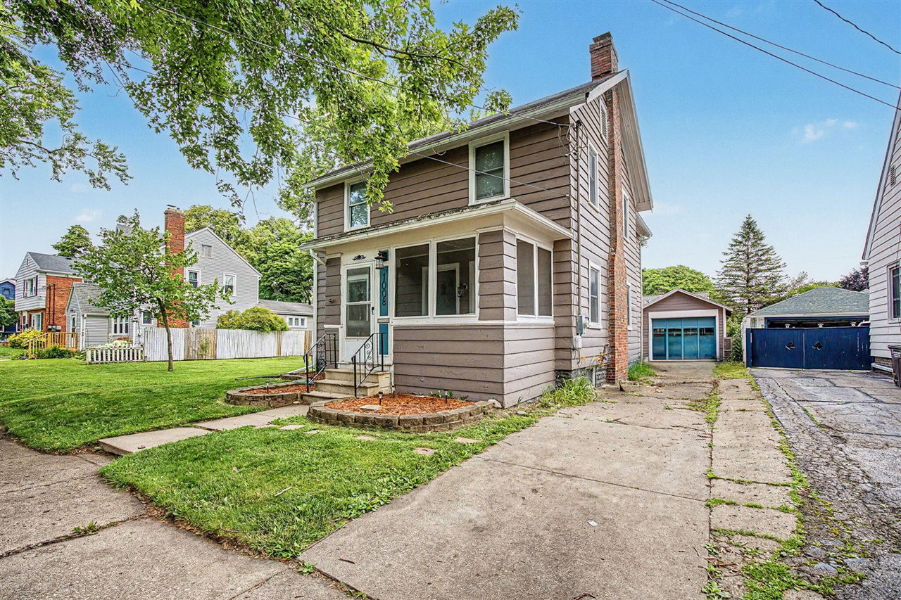 main property photo 34
