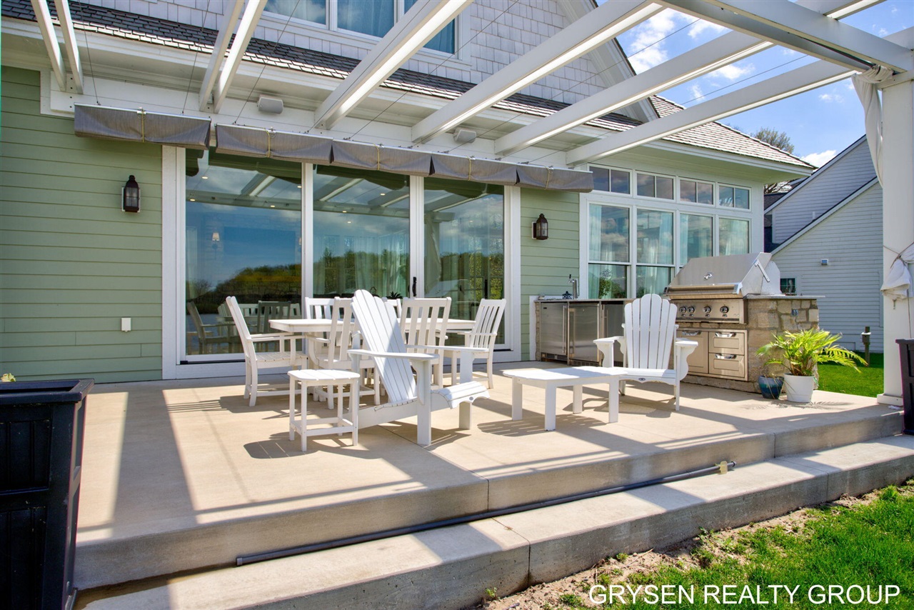 main property photo 74