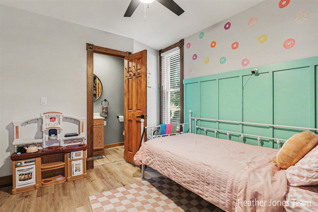 main property photo 18